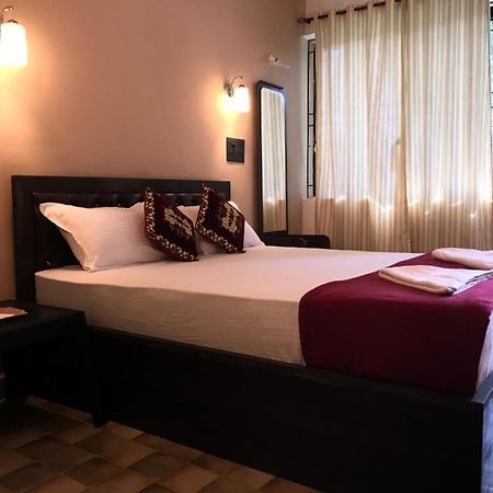 Carolina Guesthouse コルバ エクステリア 写真