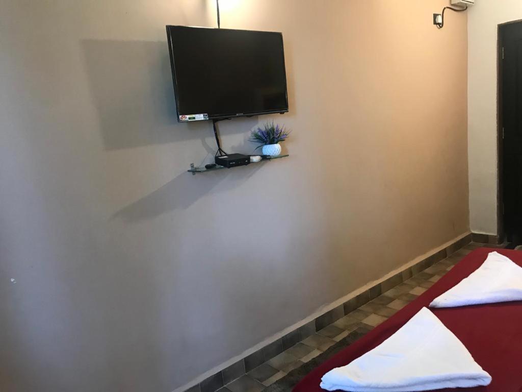 Carolina Guesthouse コルバ エクステリア 写真